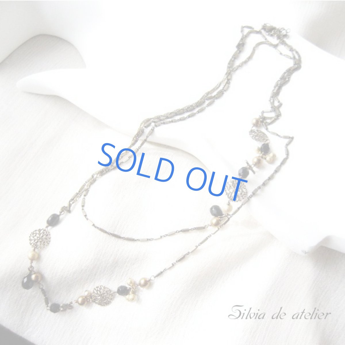 画像2: 2WAYアンティークゴールドミニレースチャーム 2連ロングネックレス (2)