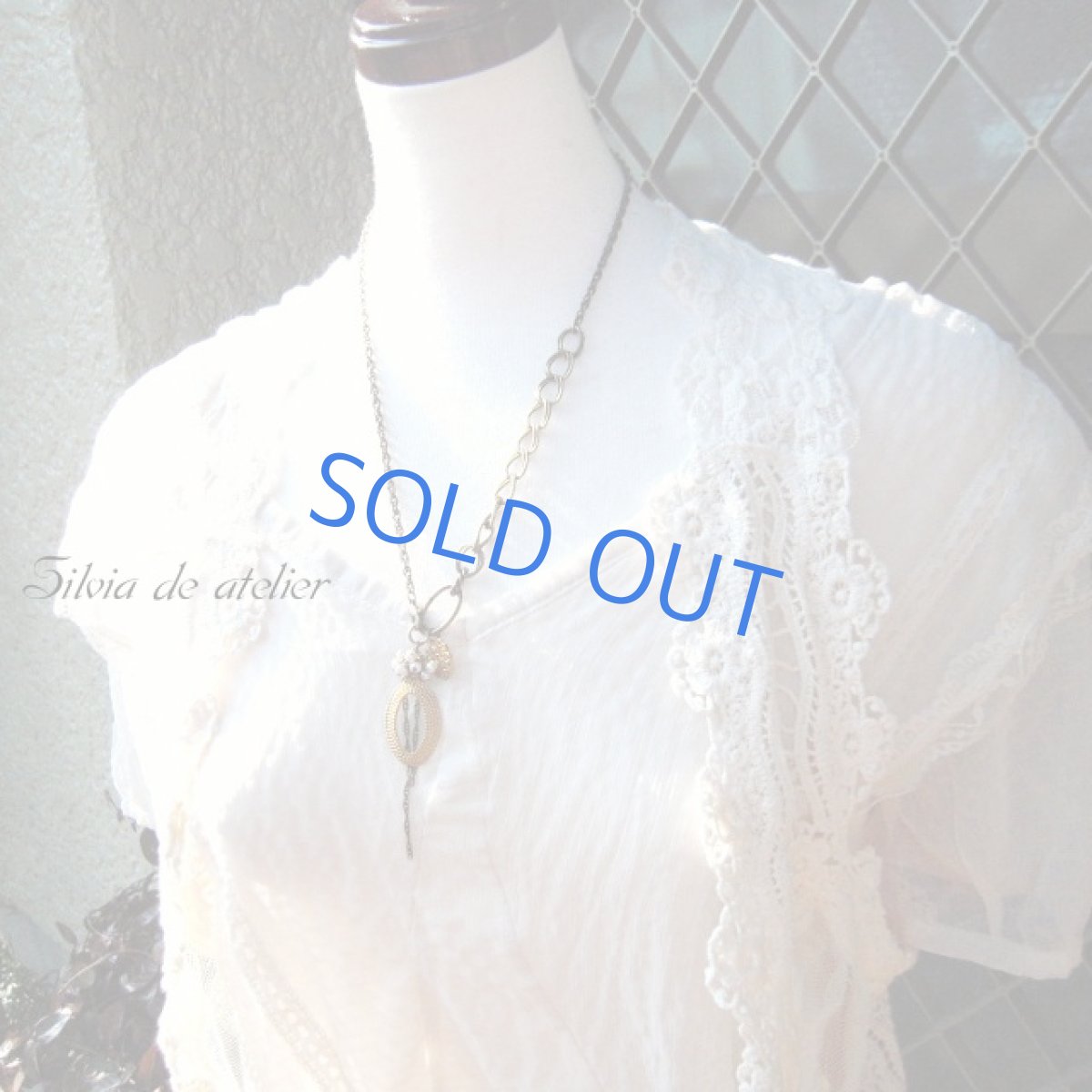 画像4: Vintageドットフレーム 淡水パール付き ミディアムショートネックレス (4)