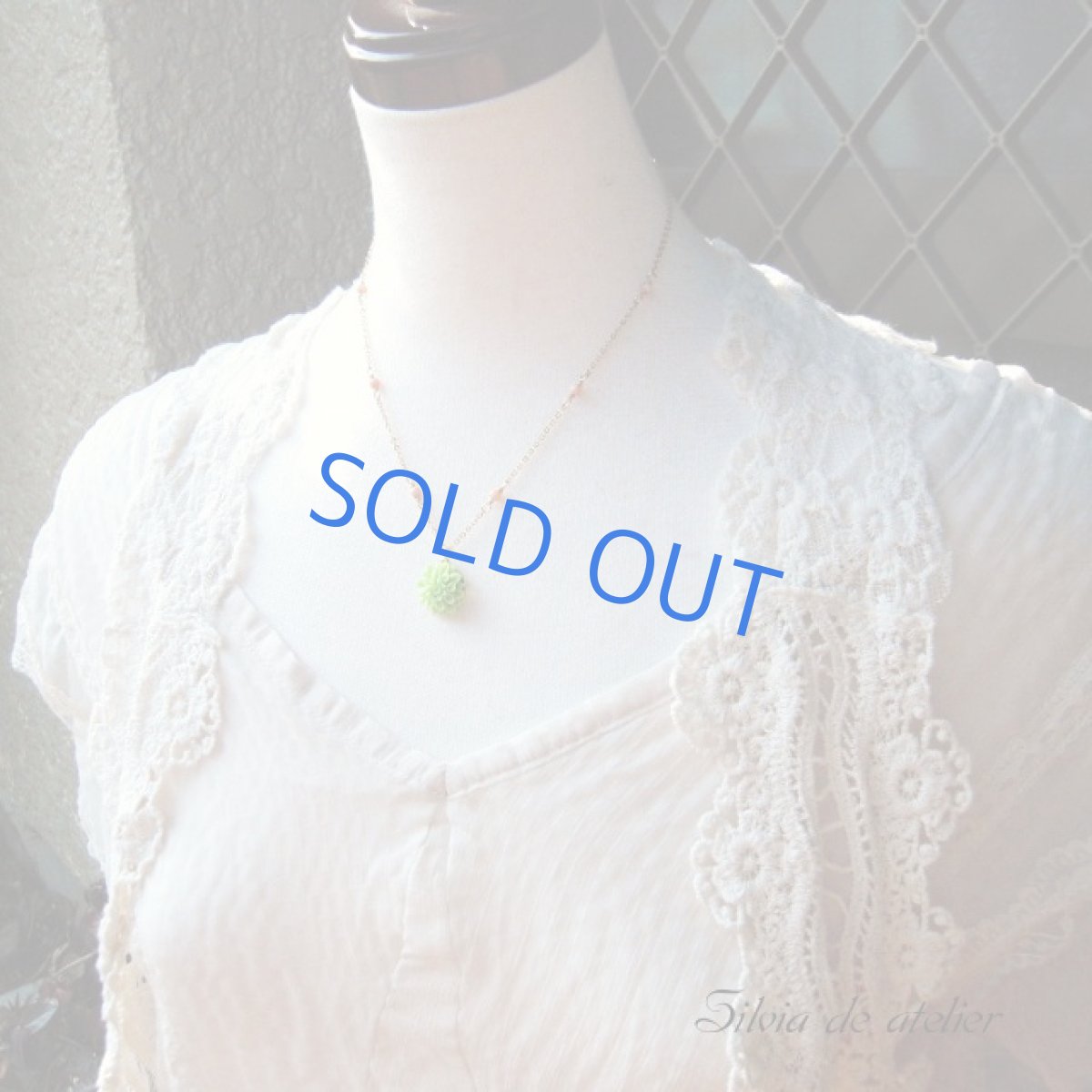 画像3: ダリア風レリーフフラワーチャーム ネックレス (3)