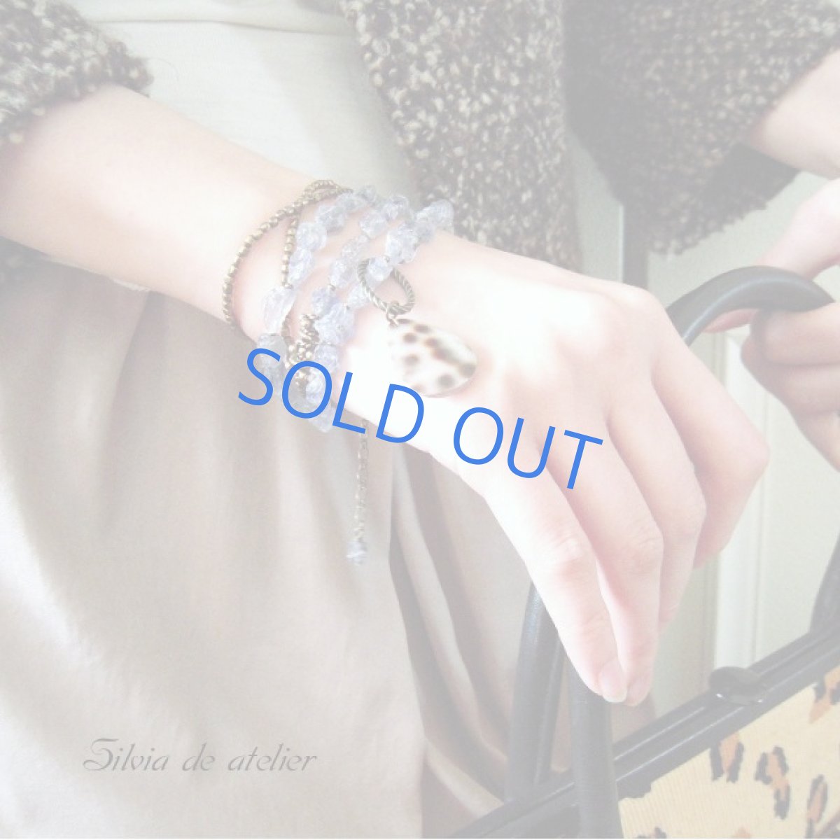 画像2: 5WAY アイオライトラフロックタンブル ロングネックレス&多連ブレスレット(レオパード柄シェルチャーム付) (2)