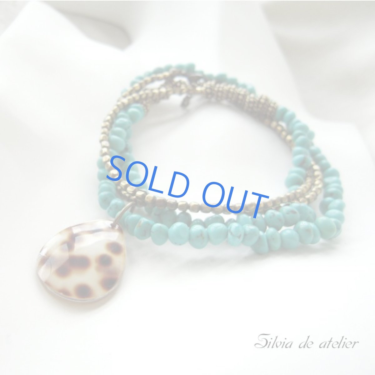 画像2: 5WAY ブルーターコイズミニタンブル ロングネックレス&多連ブレスレット(レオパード柄シェルチャーム付) (2)