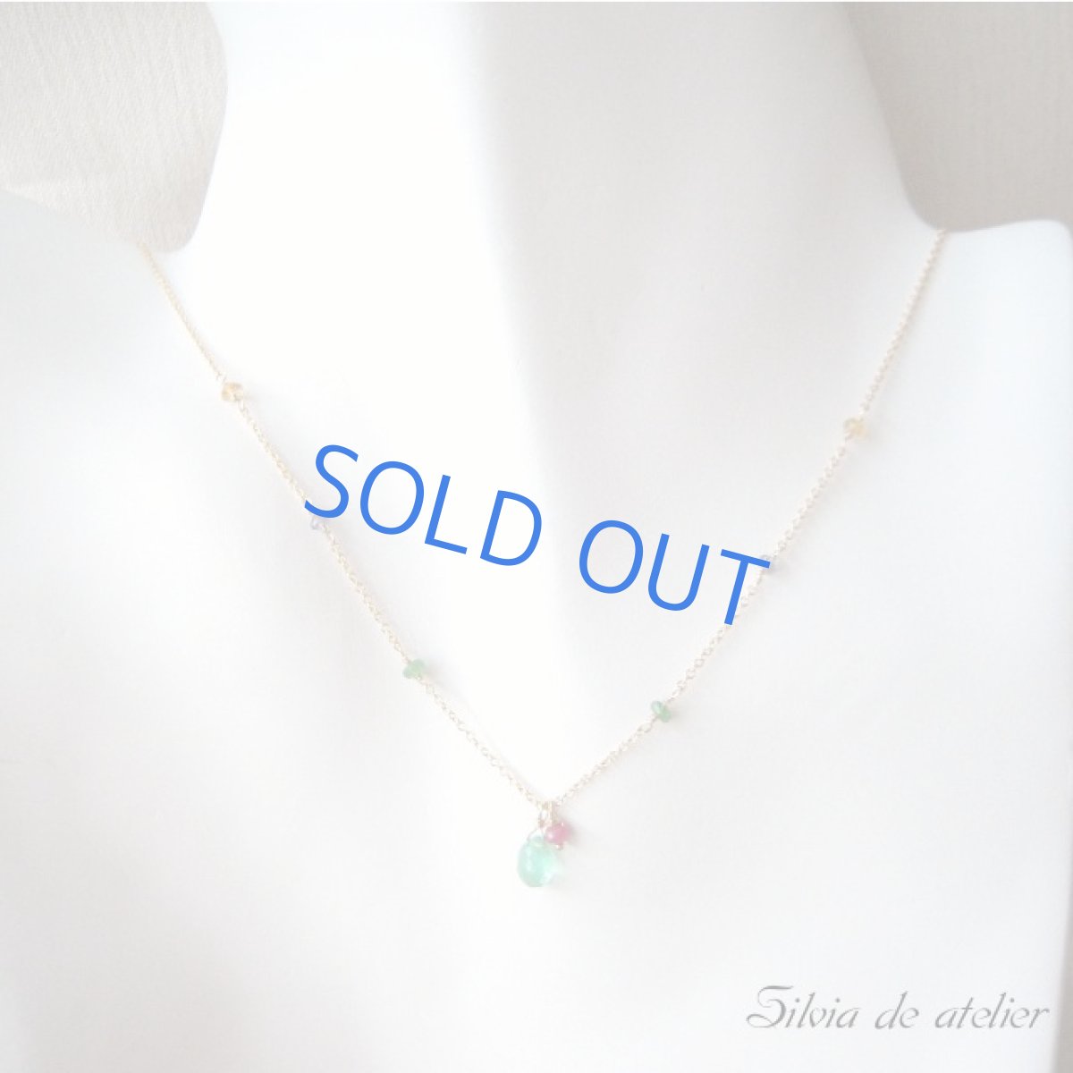 画像4: エメラルドドロップ ステーション14kgfネックレス(アイオライト×ルビー×シトリン×グリーンガーネット) (4)