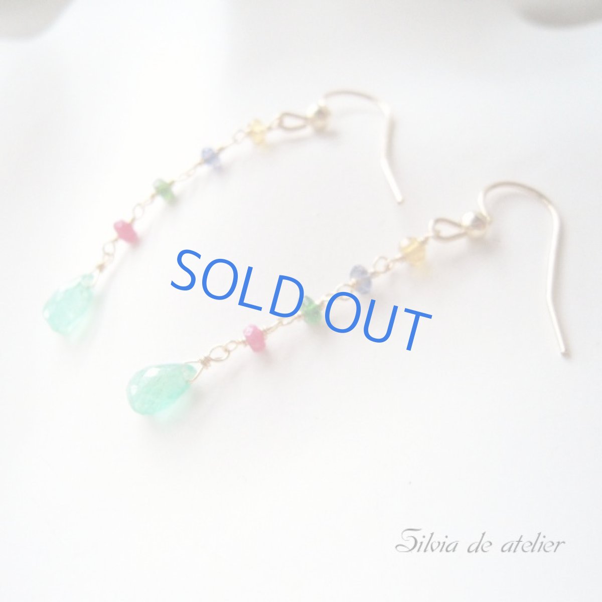 画像2: エメラルドドロップ ステーション14kgfピアス(アイオライト×ルビー×シトリン×グリーンガーネット) (2)