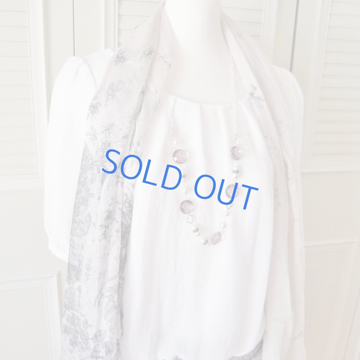 画像5: スモーキーアクリル×コットンパール マットシルバー ロングネックレス (5)