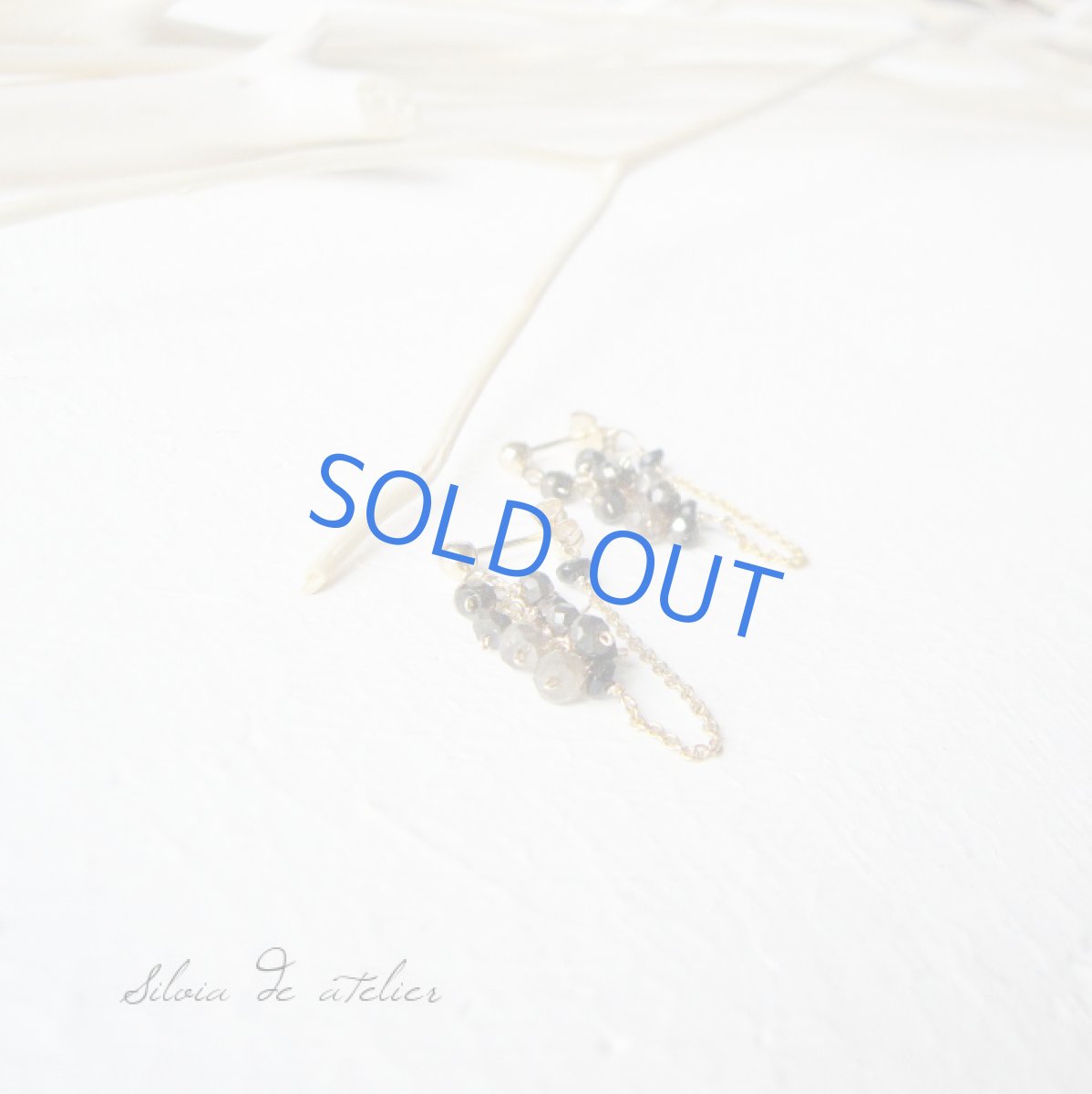 画像2: ブラックスピネル 14kgfデザインチェーンフープ ピアス (2)