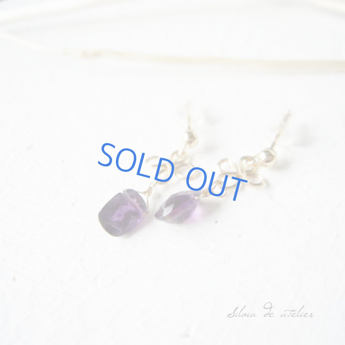 画像4: アメジストスクエアジェム 14kgfワイヤークローバー ピアス (4)