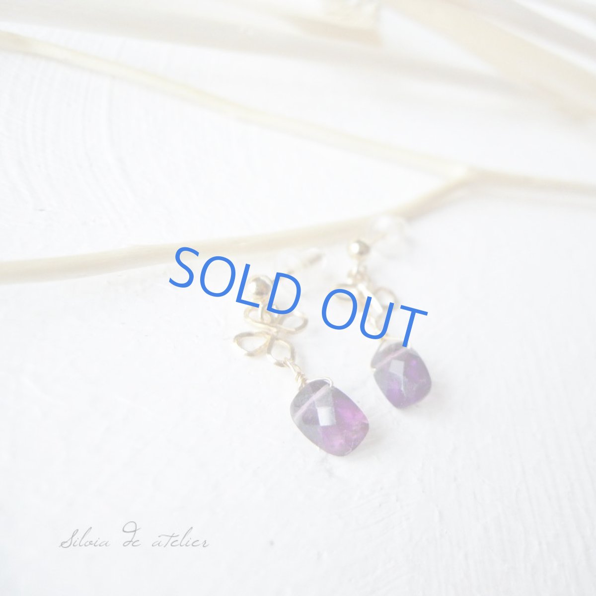 画像3: アメジストスクエアジェム 14kgfワイヤークローバー ピアス (3)