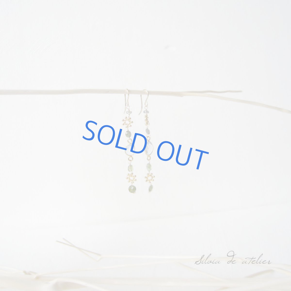 画像5: ブルートパーズ&グリーントルマリンタンブル&サファイヤ 14kgfデザインラインピアス (5)