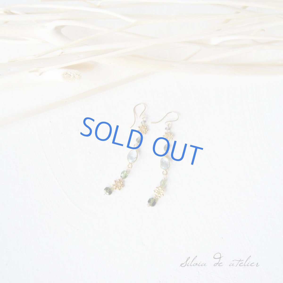 画像3: ブルートパーズ&グリーントルマリンタンブル&サファイヤ 14kgfデザインラインピアス (3)