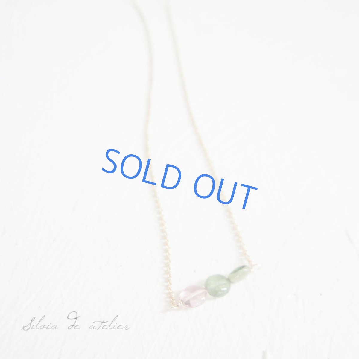 画像2: 淡いグリーン×ピンク3石 ライン14kgfネックレス (2)