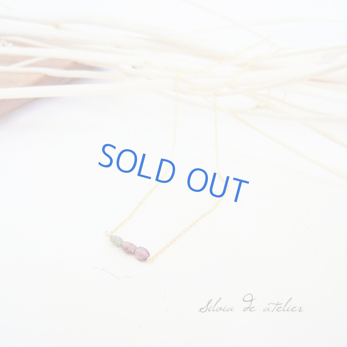 画像2: 濃いグリーン×ピンク3石 ライン14kgfネックレス (2)