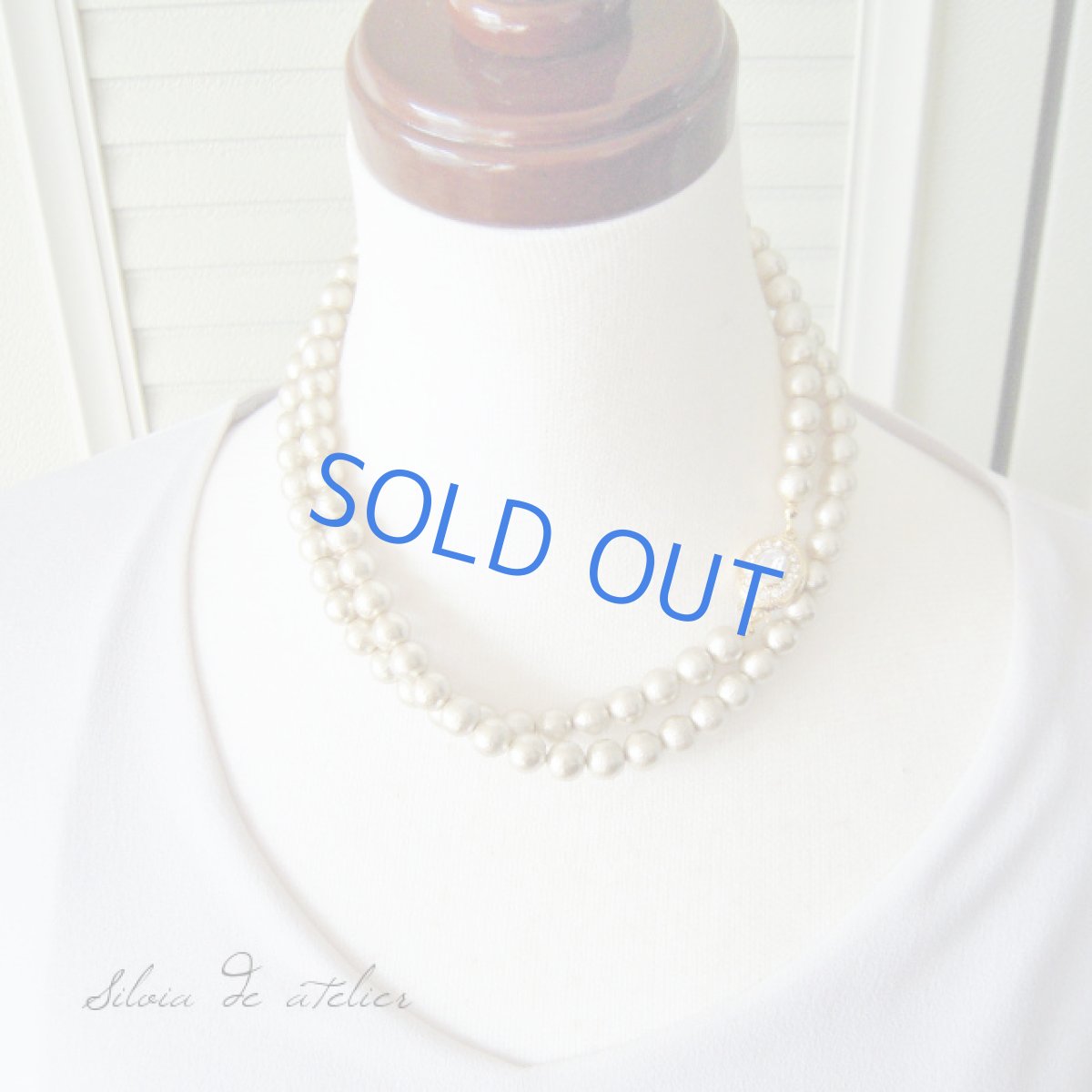 画像4: 再入荷♪スワロフスキービジュー留め具 シャンパンベージュコットンパールロングネックレス (4)