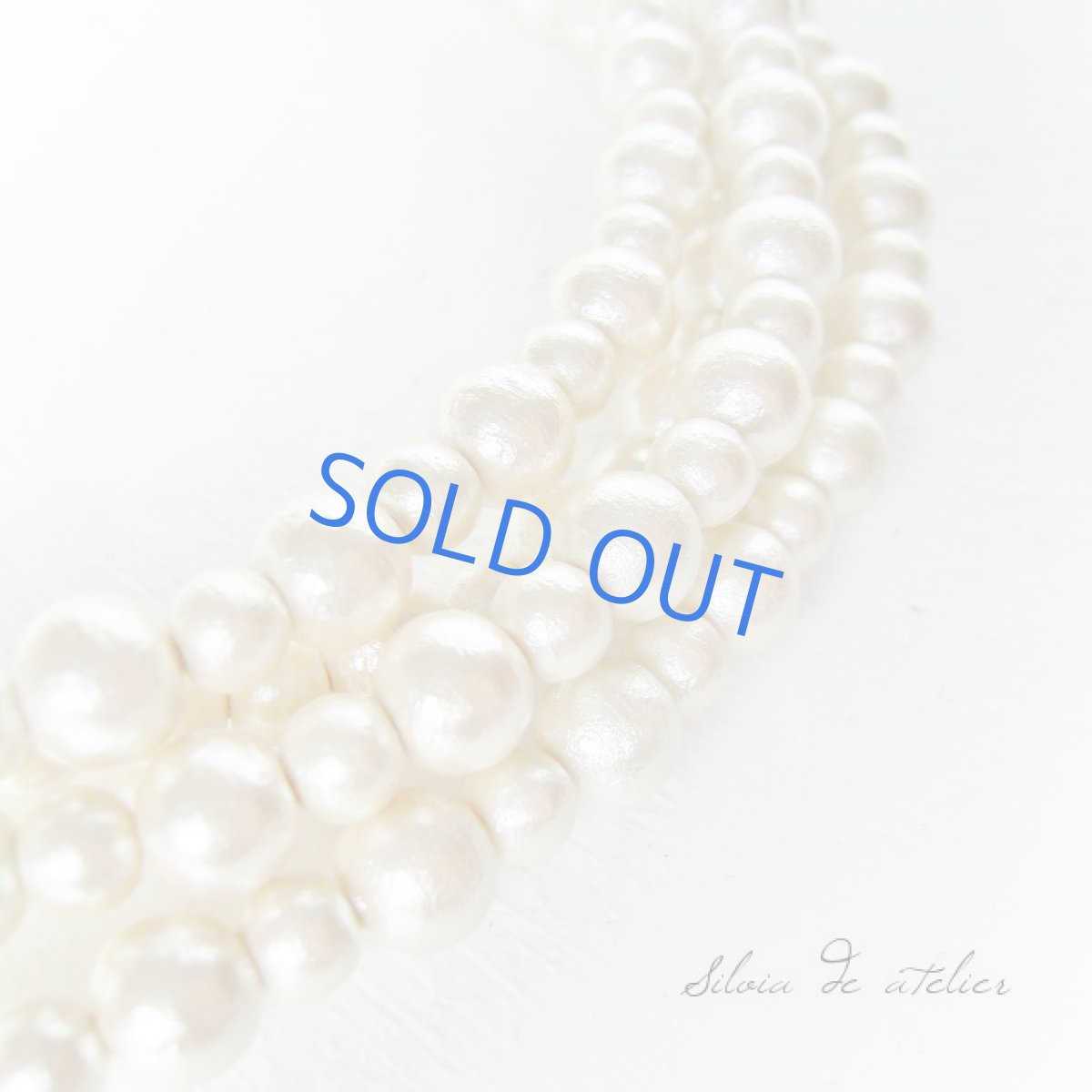 画像2: スワロフスキービジュー留め具 オフホワイトコットンパール スーパーロングネックレス (2)