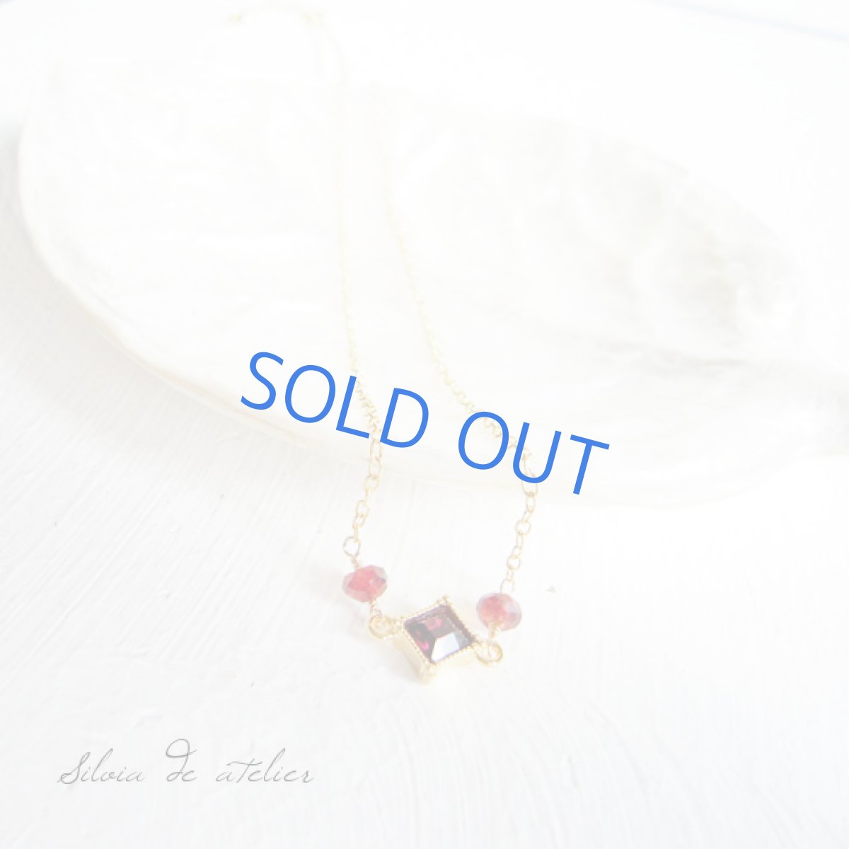 画像2: スワロフスキーワイン×ガーネット ラインゴールドメッキネックレス (2)