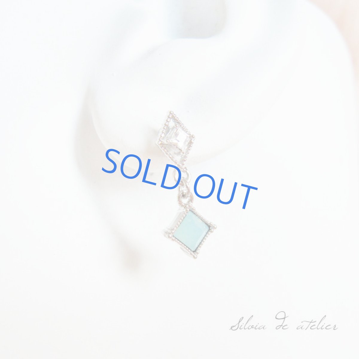 画像3: プチピアス・チタンポスト&キャッチ仕様 スワロフスキーシルバーワイン (3)