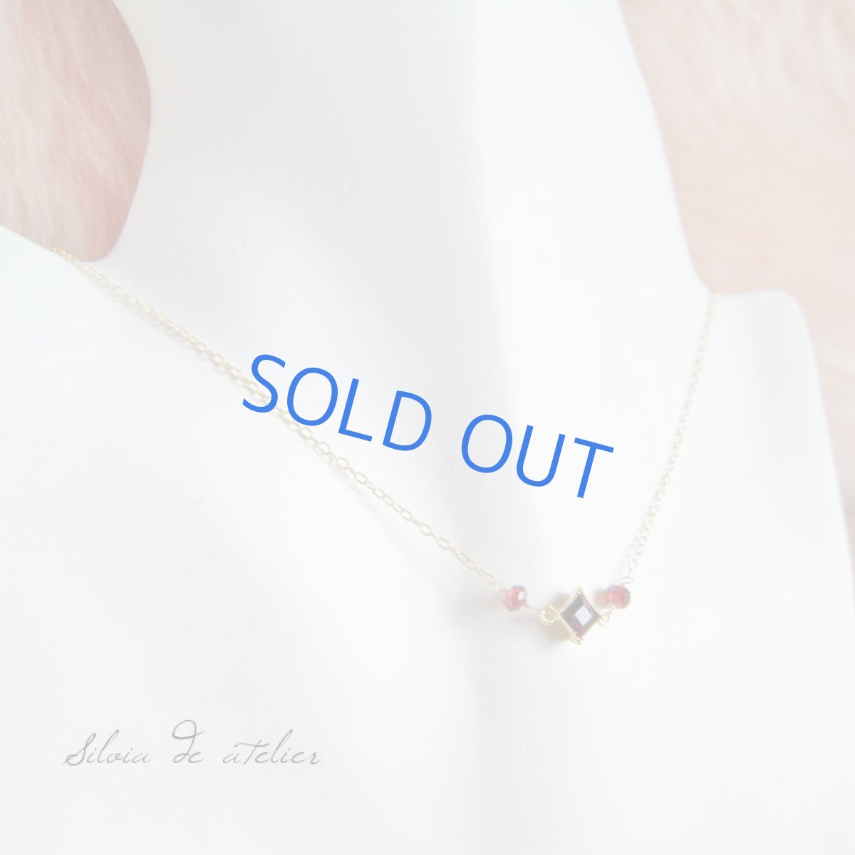 画像3: スワロフスキーワイン×ガーネット ラインゴールドメッキネックレス (3)