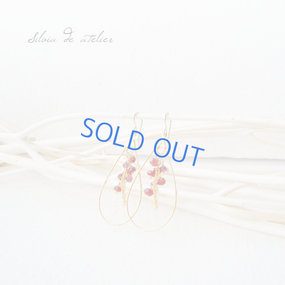 画像2: ガーネットフリンジ ティア型フープ 14kgfピアス (2)