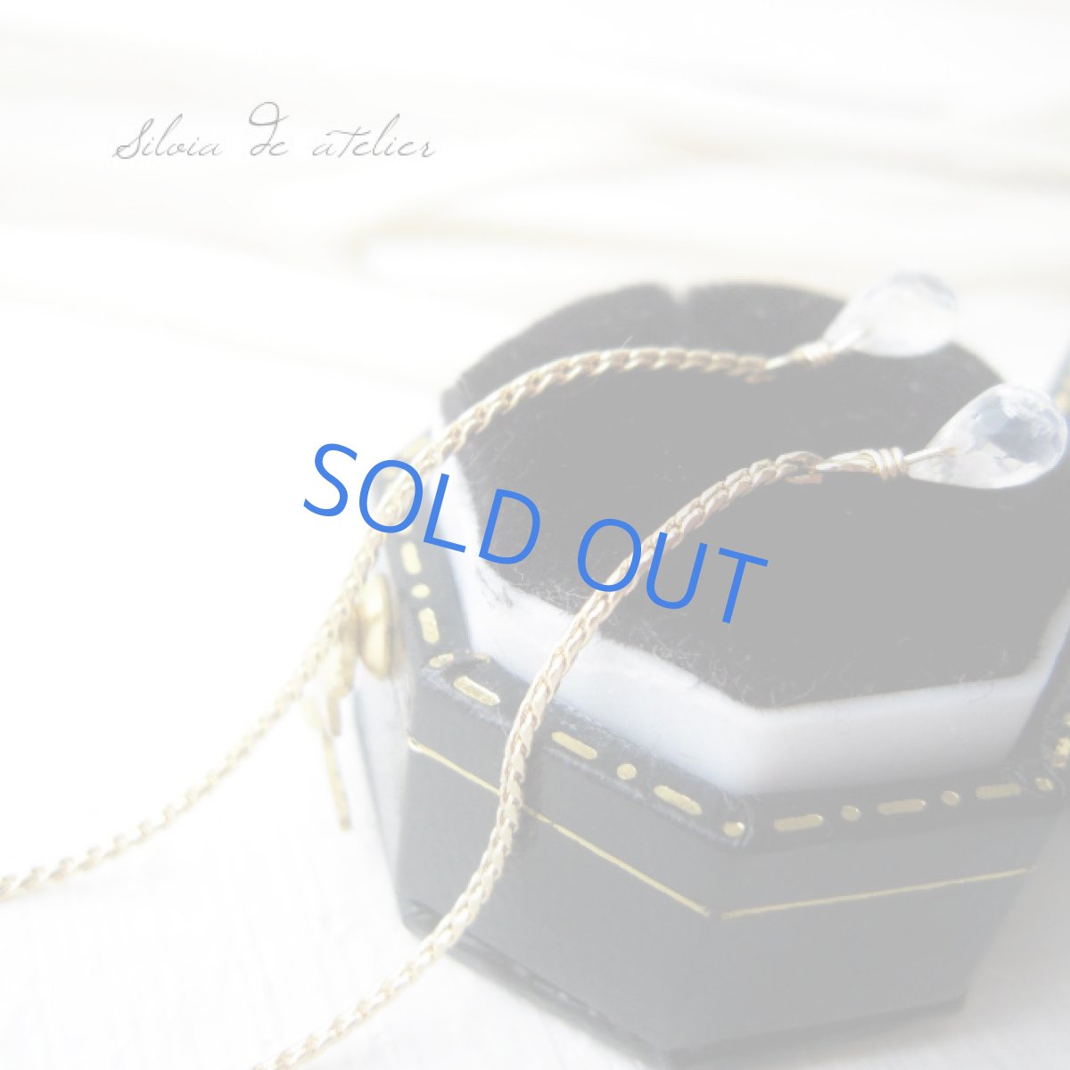 画像4: ロイヤルムーンストーンドロップ スーパーロングラインピアス (4)