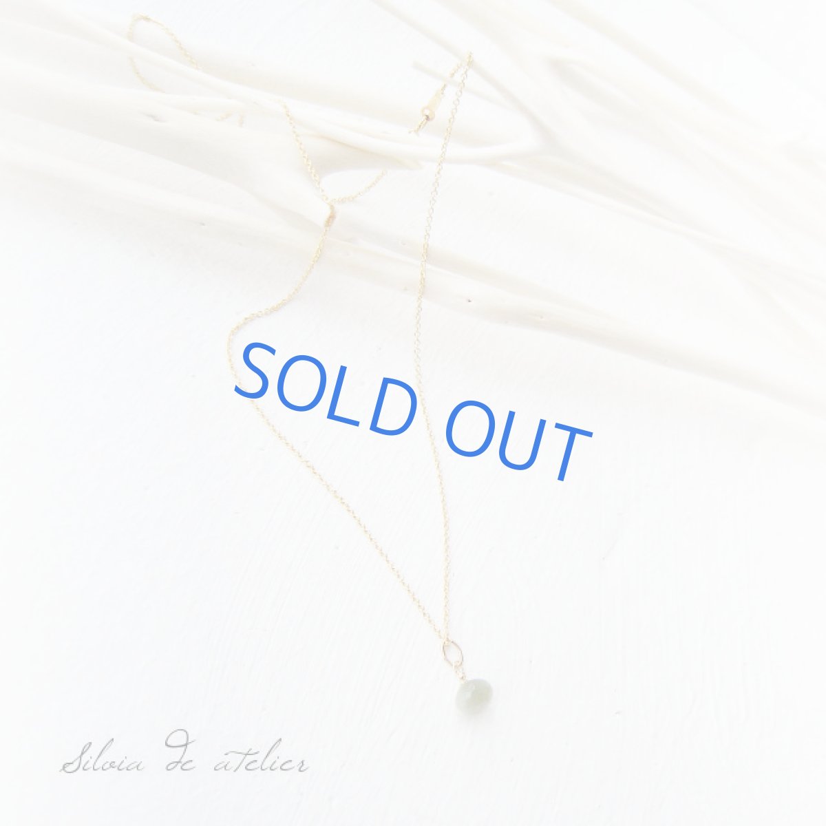 画像2: グリーンクォーツキャッツアイ×淡水パールチャーム 14kgfネックレス (2)