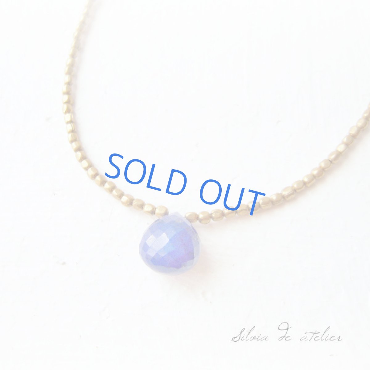 画像2: 大粒ラピスラズリマロンドロップ メタルビーズショートネックレス (2)