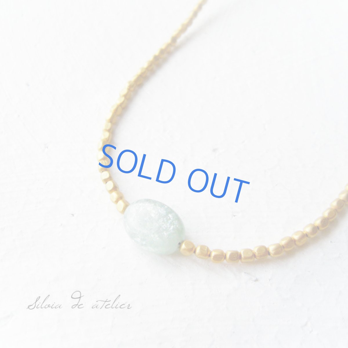 画像2: グリーンカイヤナイトオーバル メタルビーズショートネックレス (2)