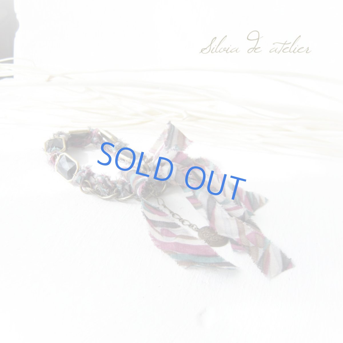 画像2: コットンリボンタッセル ブラックアクリルパーツ ブレスレット (2)