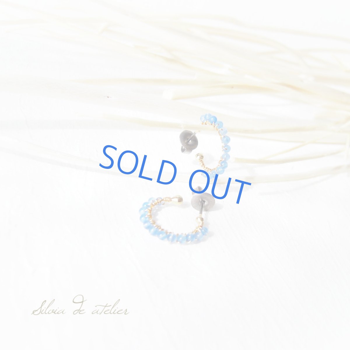 画像5: ミニフープ ブルージェイド チタンポストピアスフープ (5)