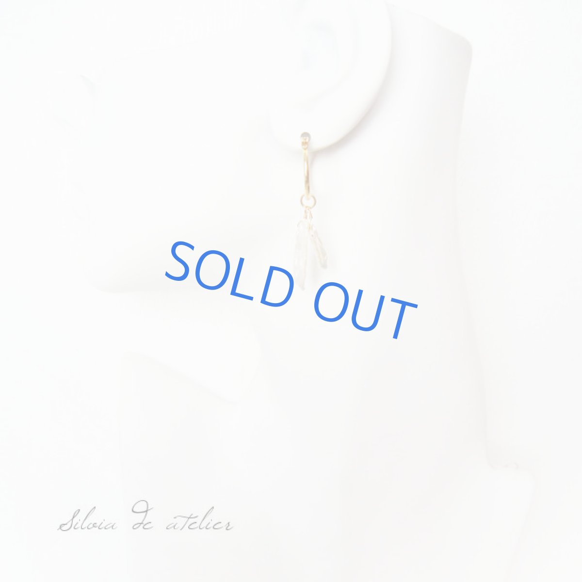 画像4: オレンジムーンストーン チャーム式 チタンポストフープピアス (4)