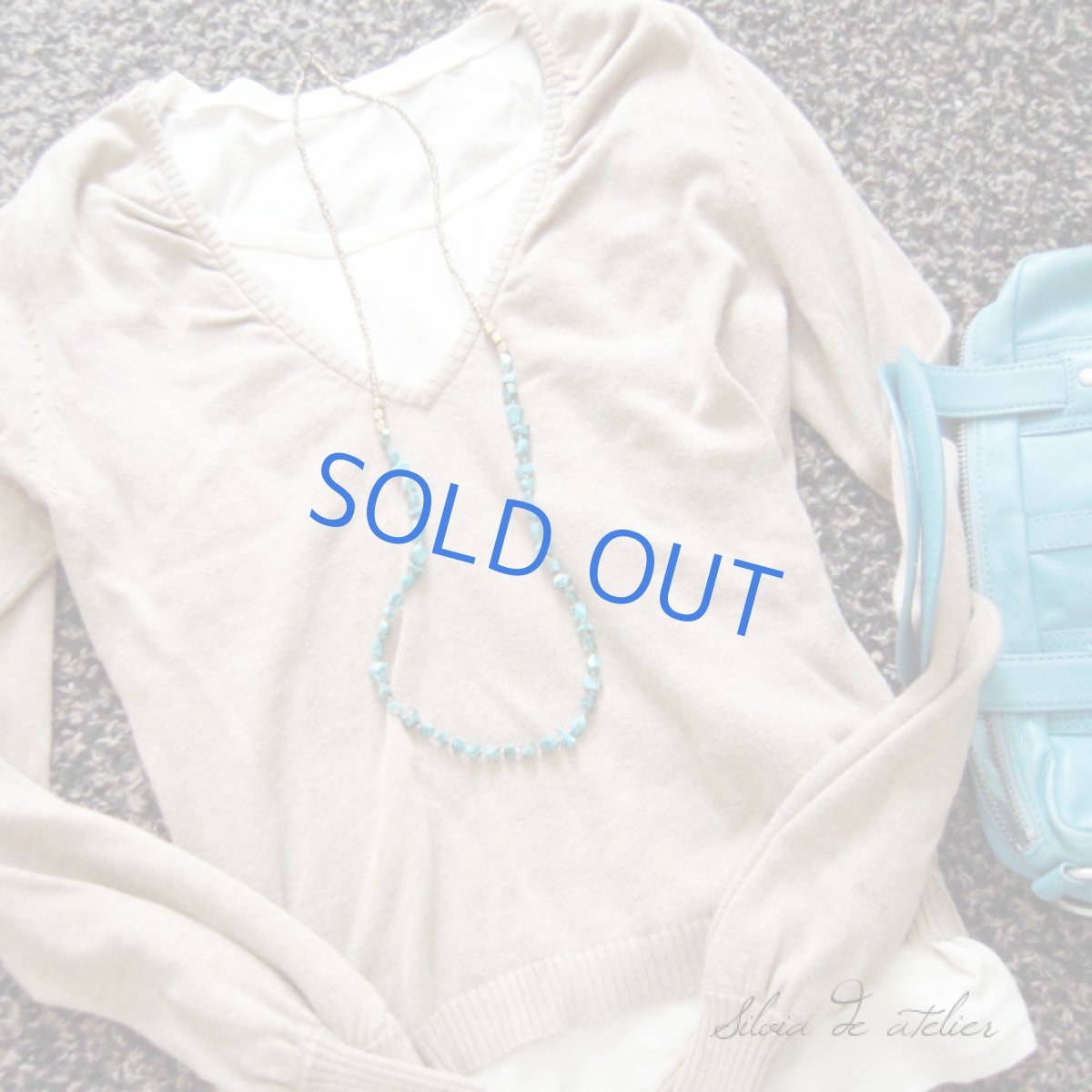 画像2: クリソコラタンブルカット　アンティークゴールドロングネックレス (2)