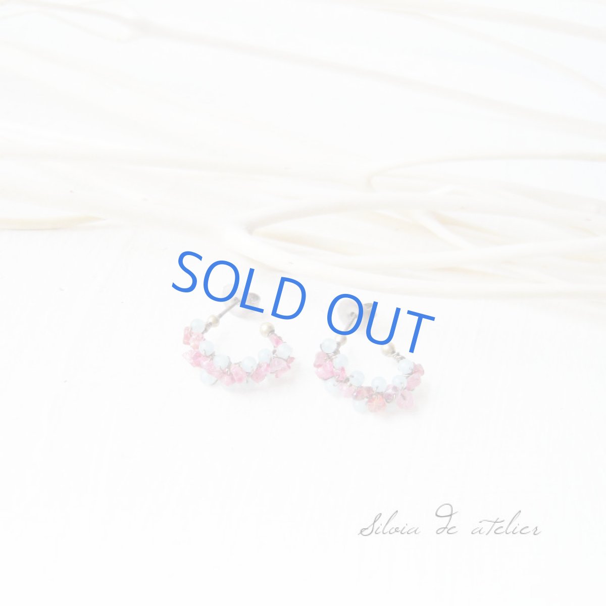 画像2: レッドスピネル×アマゾナイト ミニフープアンティークゴールド チタンポストピアス (2)