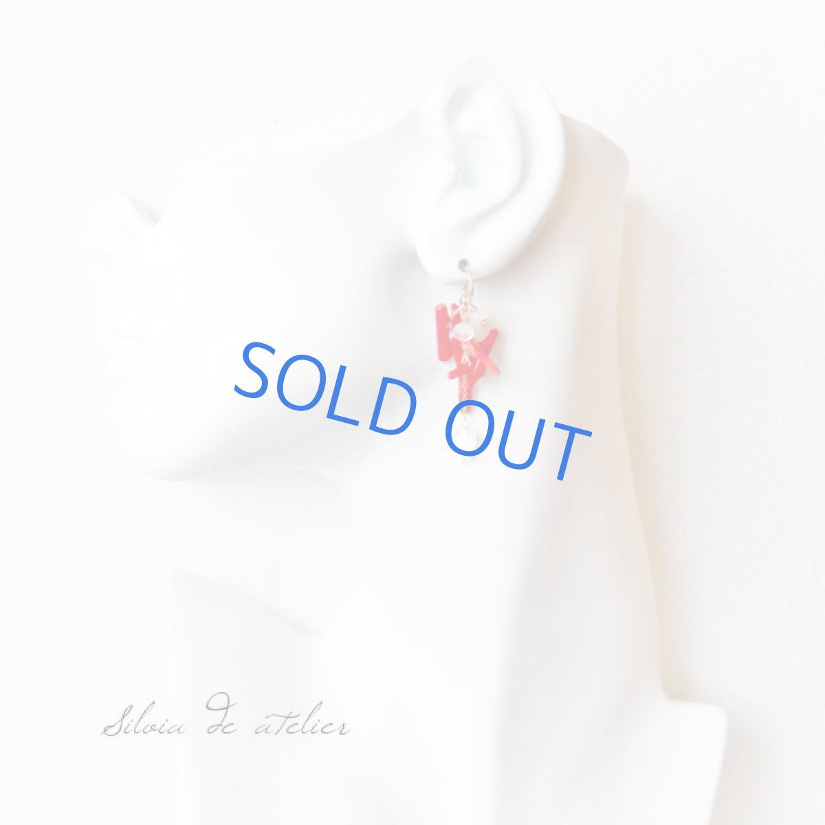 画像2: レッドコーラル×ペリステライト×ムーンストーン 14kgfピアス (2)