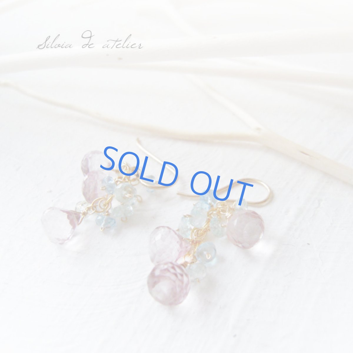 画像2: ピンククォーツ×3種のアクアマリン 14kgfシャンデリアラインピアス (2)