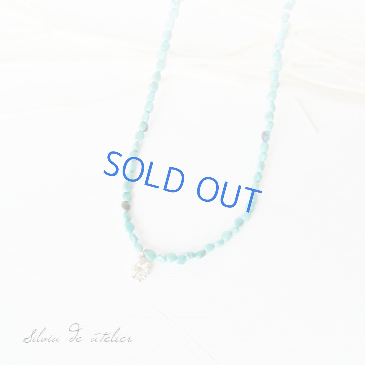 画像2: 天然グリーンターコイズ　カレンシルバー　ショートネックレス (2)