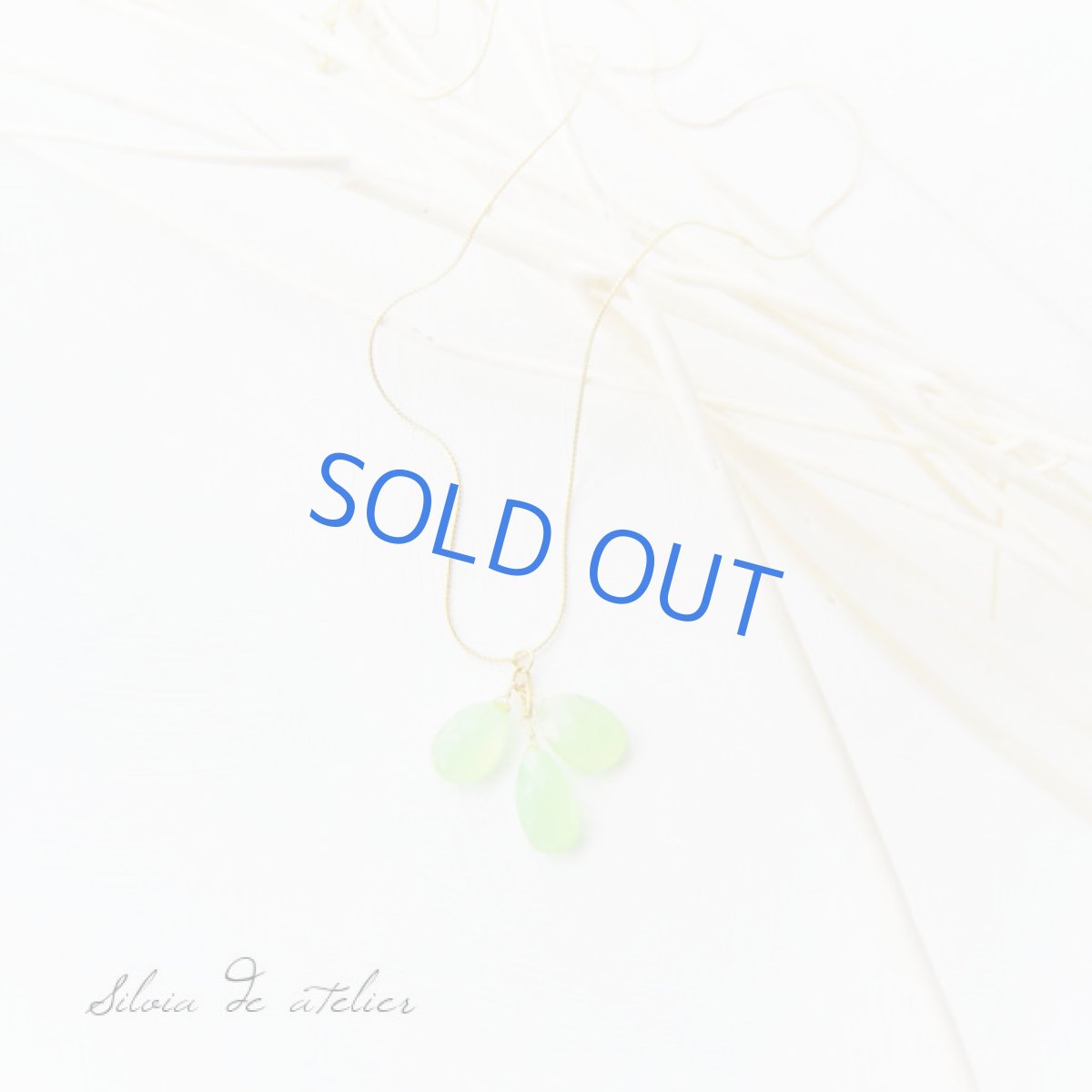 画像3: ライムグリーンカルセドニー　3粒　ゴールドストリングスチェーンロングネックレス (3)