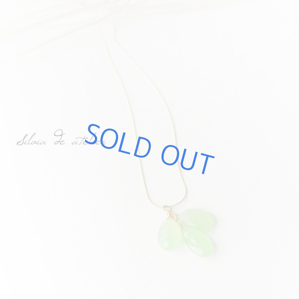 画像4: ライムグリーンカルセドニー　3粒　ゴールドストリングスチェーンロングネックレス (4)