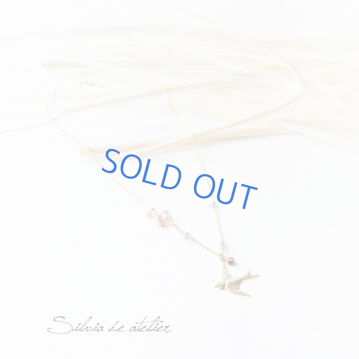 画像3: ピンクトルマリン&サファイヤ ツバメチャーム 14kgfネックレス (3)