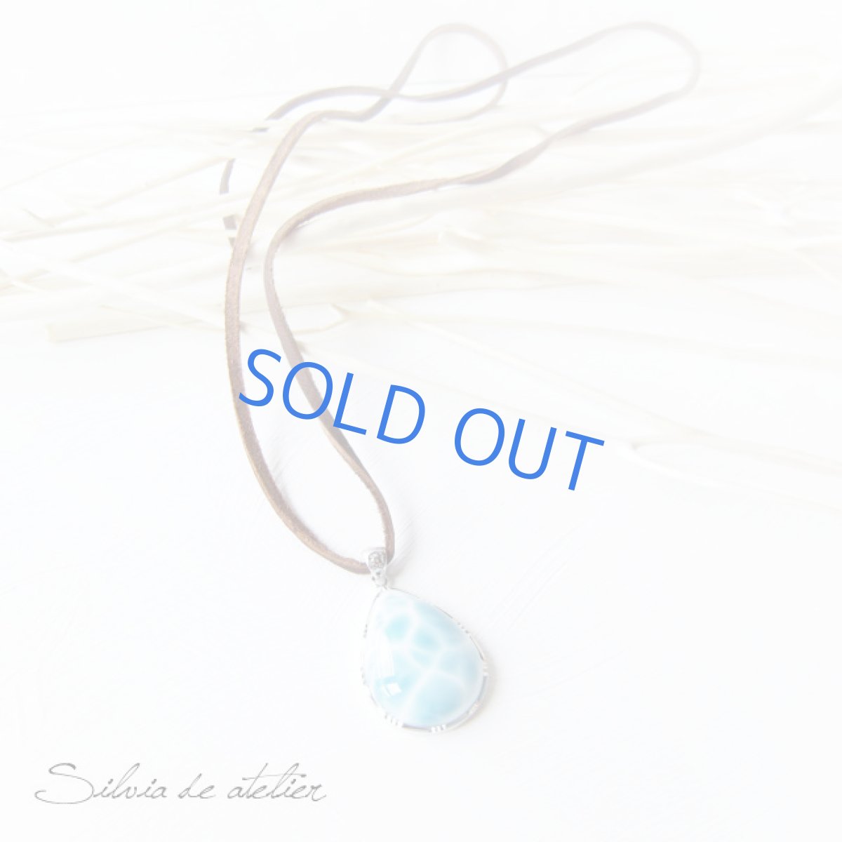 画像2: 【期間限定価格・宅配送料無料！】AAA+大粒高品質　カリビアンラリマール　silver925フレーム　チェーン＆鹿革コード付 (2)