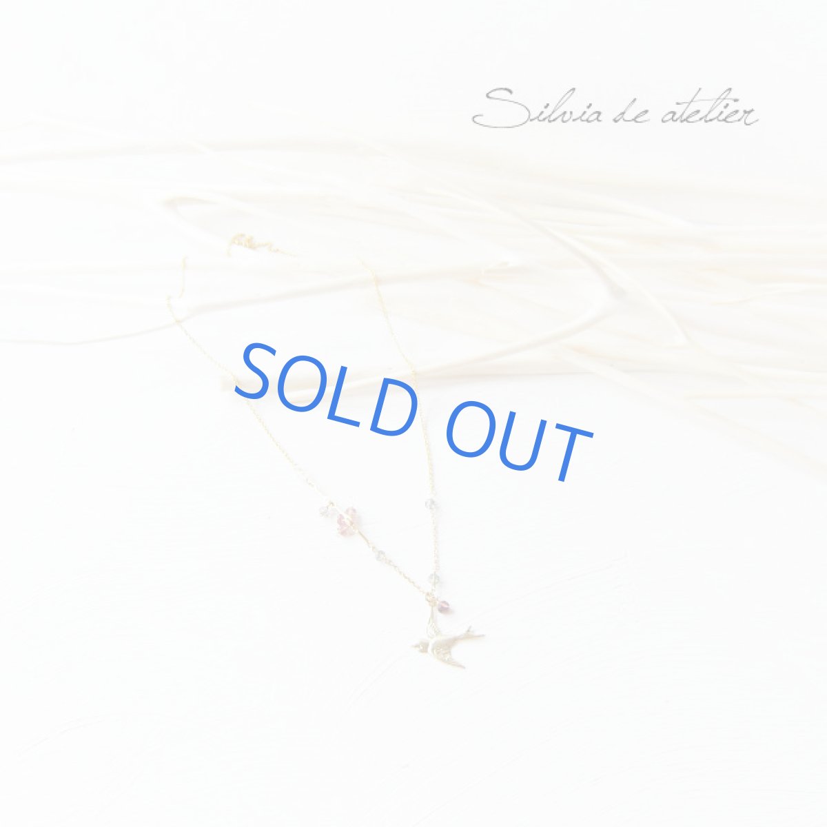 画像2: ピンクトルマリン&サファイヤ ツバメチャーム 14kgfネックレス (2)