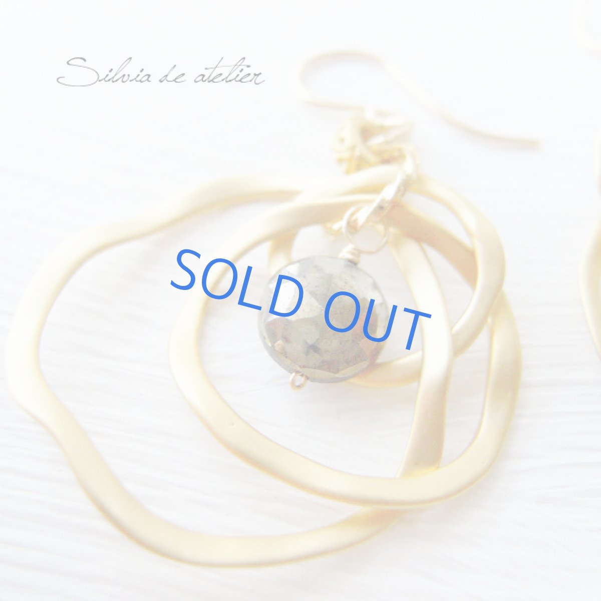 画像2: パイライトコイン　マットゴールド　トリプルリング　14kgfピアス (2)