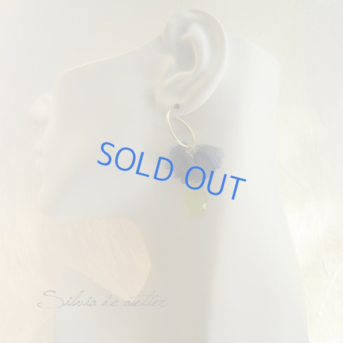 画像5: イエローカルセドニー　ネイビーシルクシフォンリボン　14kgfフープピアス (5)