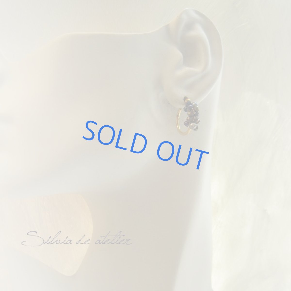 画像3: ネイビーコーティングブラックスピネルストーン　チタンフープピアス (3)