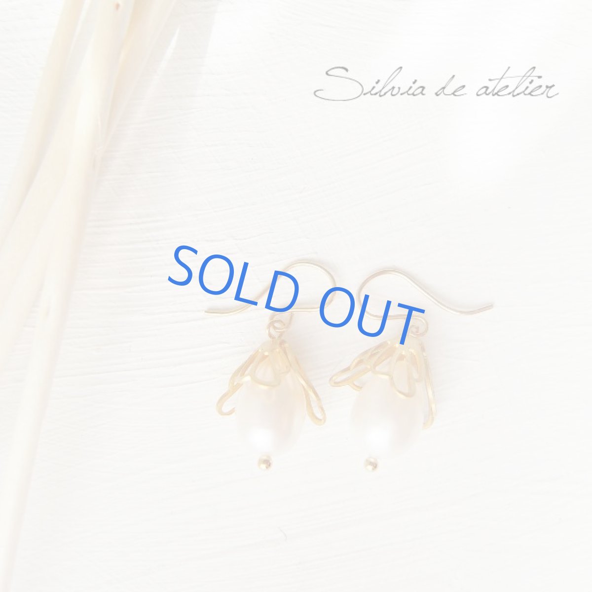 画像2: 大粒淡水パールドロップ　バタフライペタル　14kgfフックピアス (2)