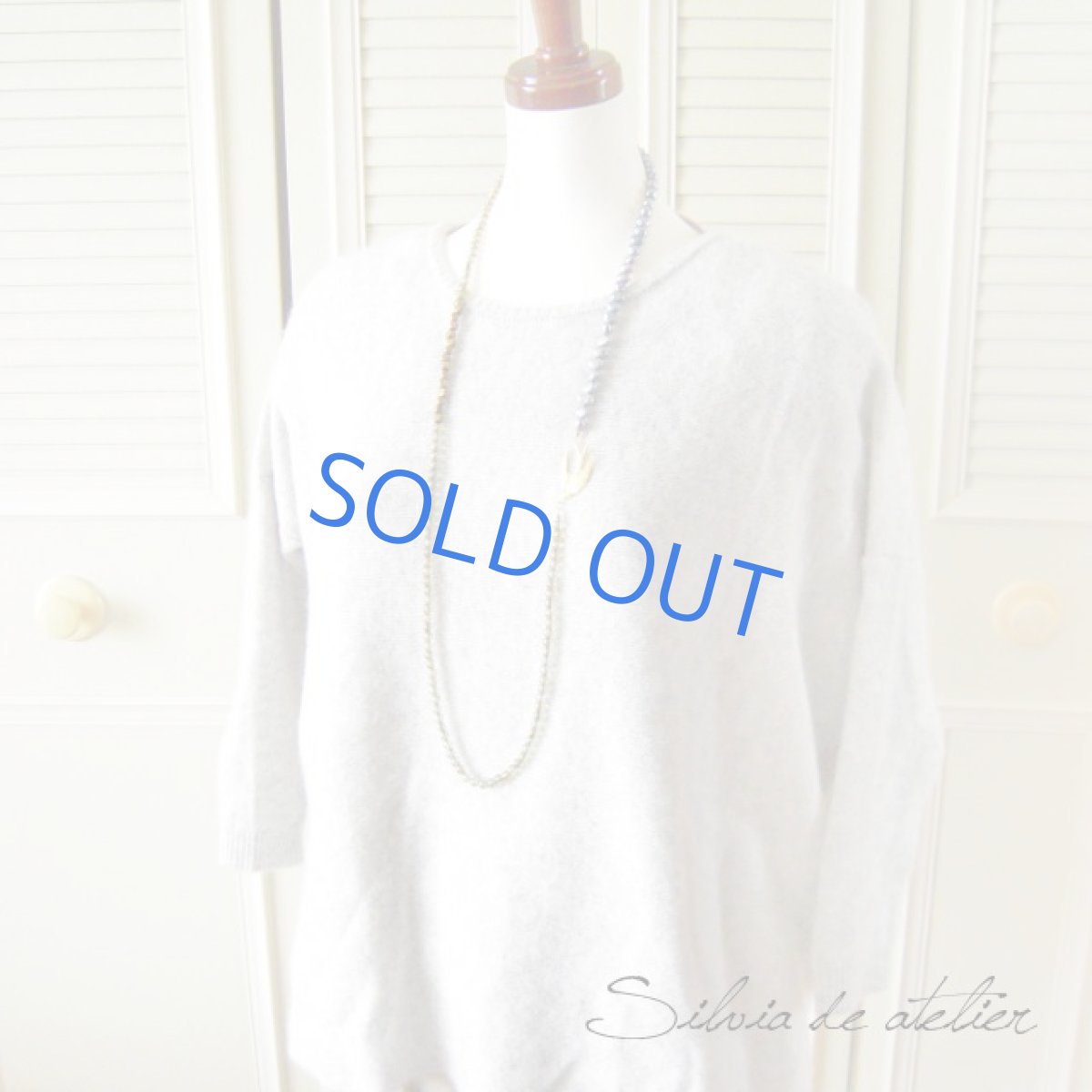 画像4: マットゴールドスワロー　グリーンチェコガラス＆淡水パール　ロングネックレス (4)