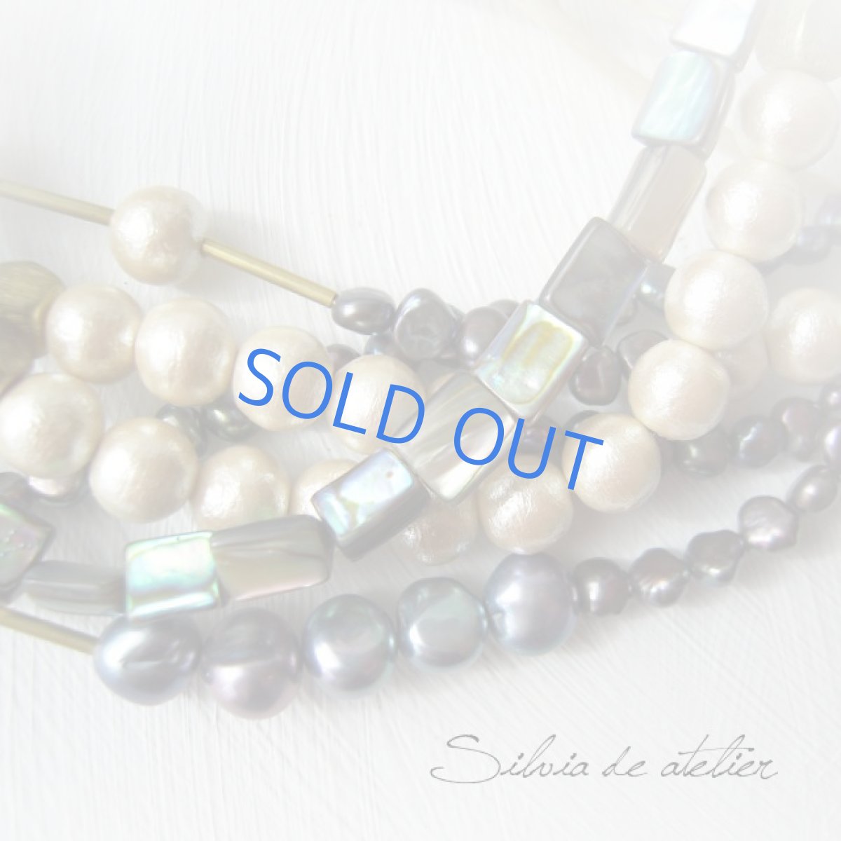 画像2: アンティークゴールドスワロー　アバロンシェル＆コットンパール他　スーパーロングネックレス (2)