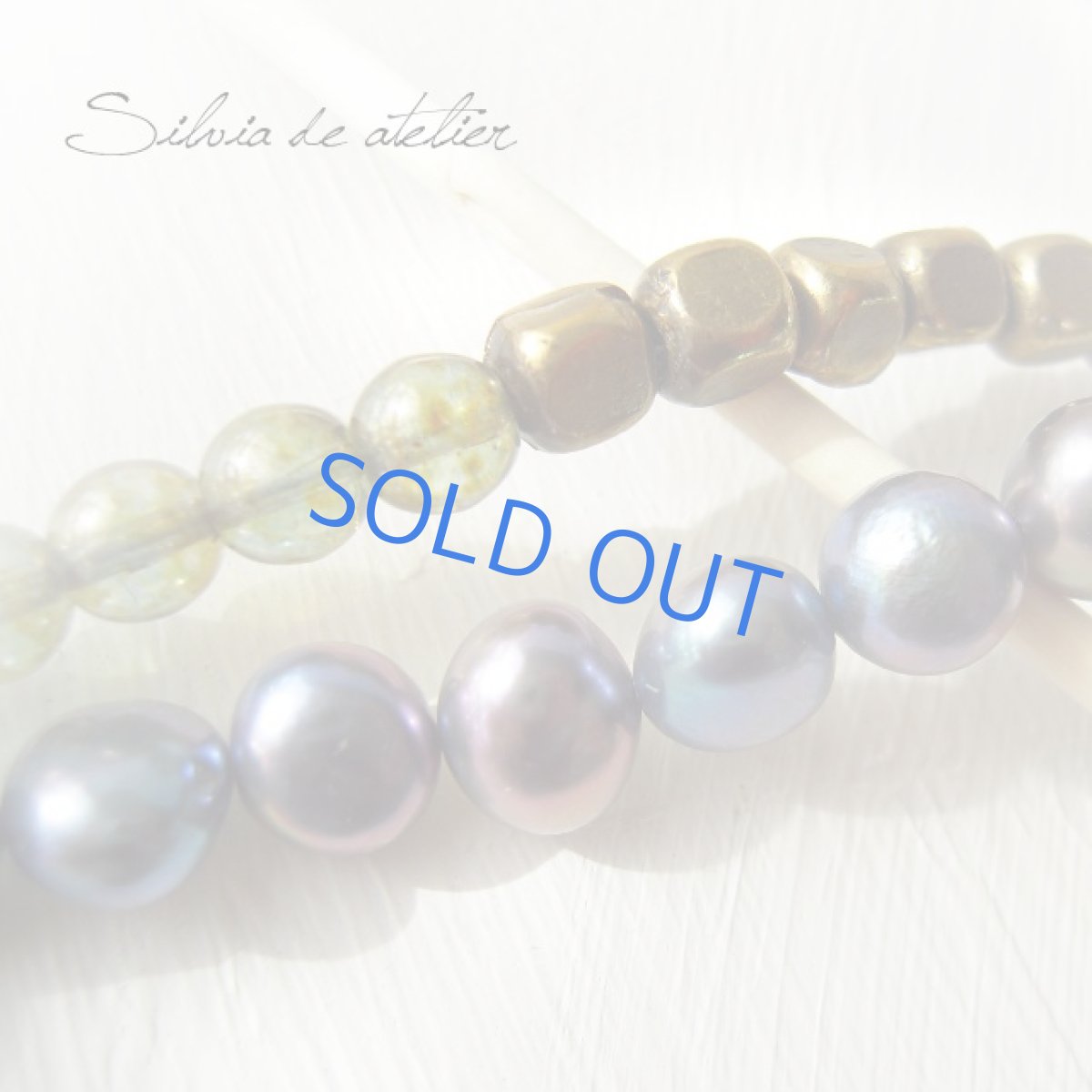 画像3: マットゴールドスワロー　グリーンチェコガラス＆淡水パール　ロングネックレス (3)