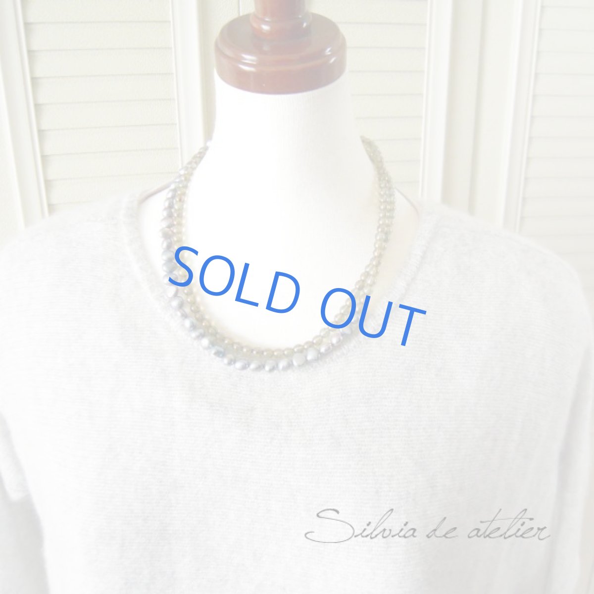 画像5: マットゴールドスワロー　グリーンチェコガラス＆淡水パール　ロングネックレス (5)