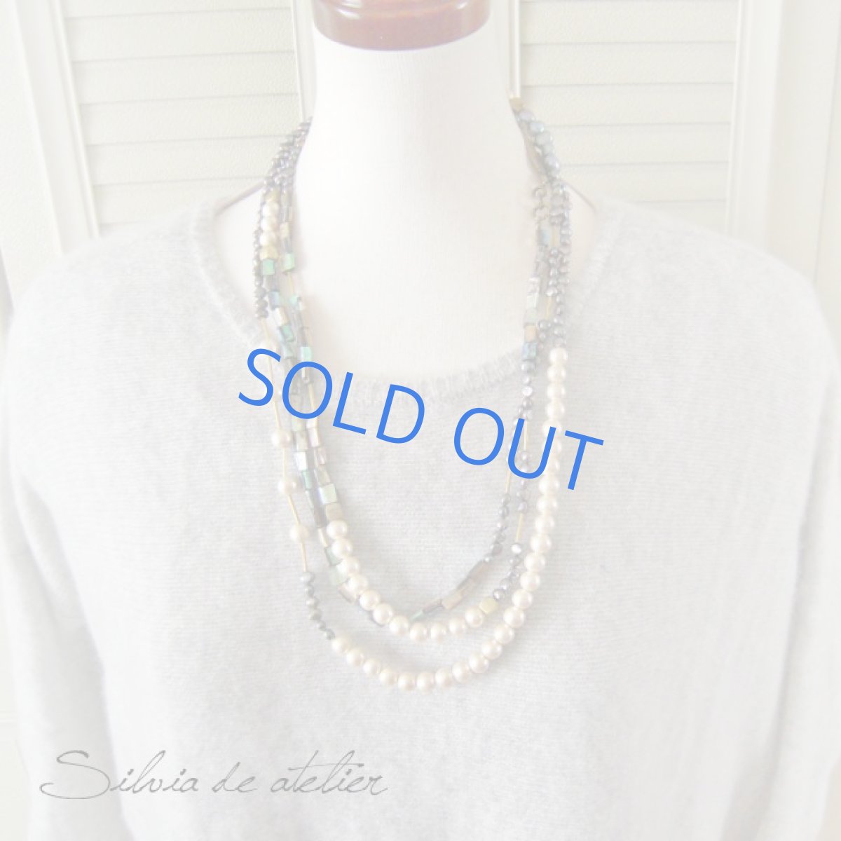 画像4: アンティークゴールドスワロー　アバロンシェル＆コットンパール他　スーパーロングネックレス (4)