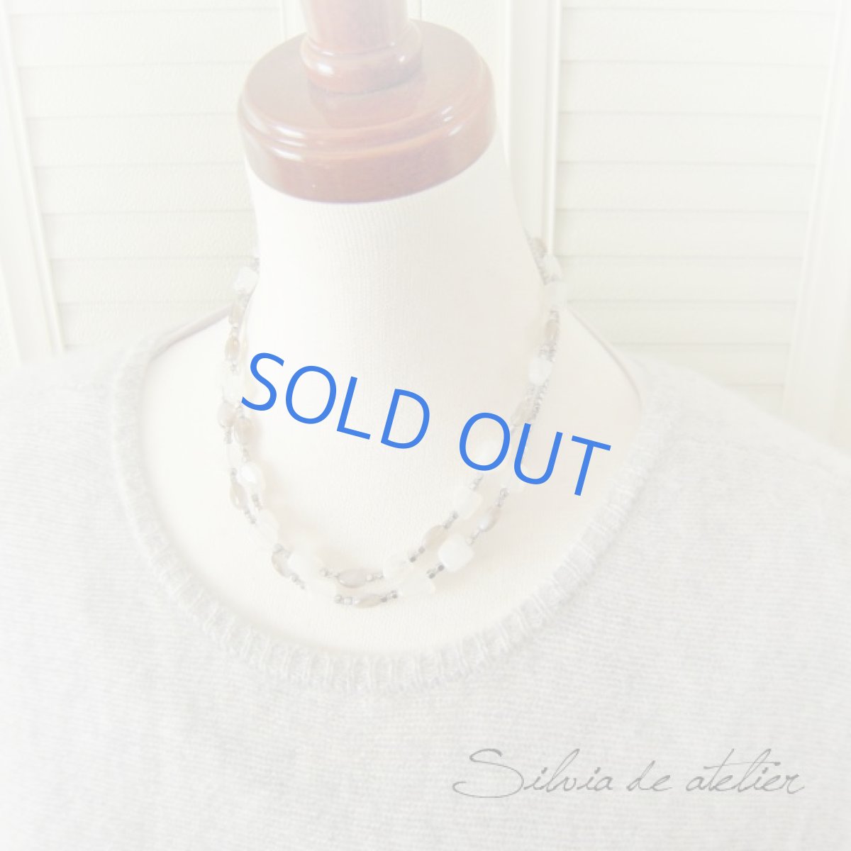 画像4: ムーンストーンタンブル＆チェコガラス　へマタイトビーズ　ロングネックレス (4)