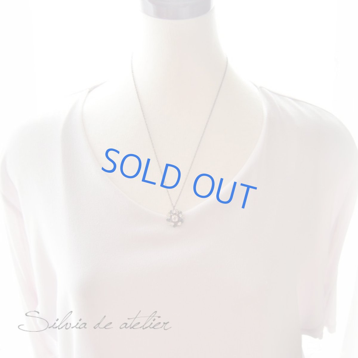 画像4: スワロフスキーモンタナブルー　ビジューフラワー　アンティークゴールドチェーンネックレス (4)