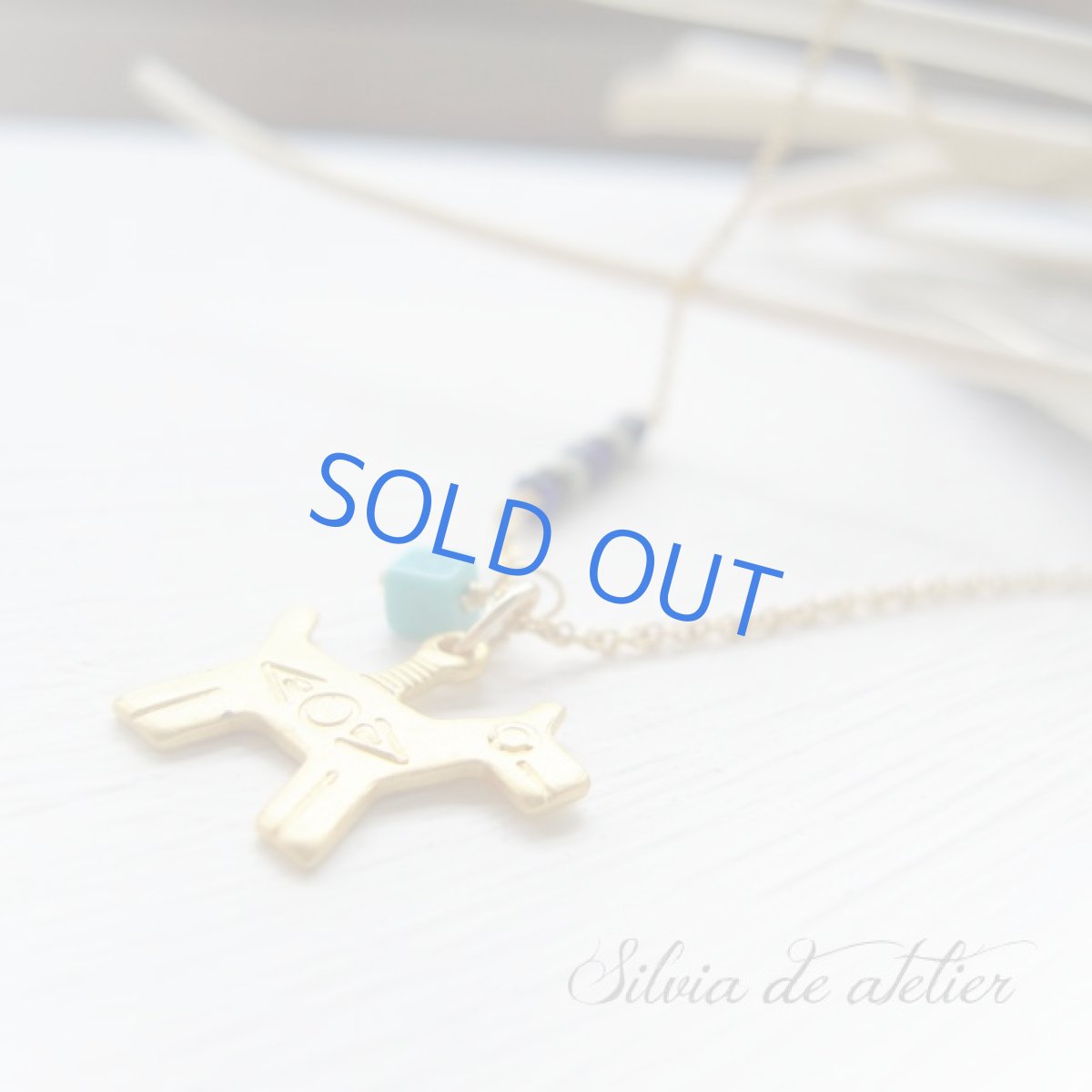 画像2: 真鍮マットゴールドコヨーテ　ラピスラズリ＆ブラックスピネル　14kgfネックレス (2)